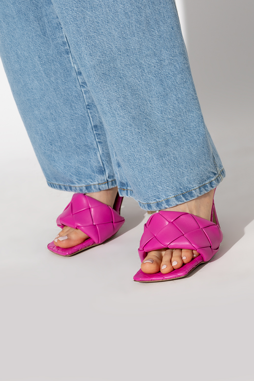 Bottega veneta best sale pink sandals